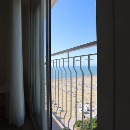 Hotel Concordia Lido di Jesolo Bagian luar foto