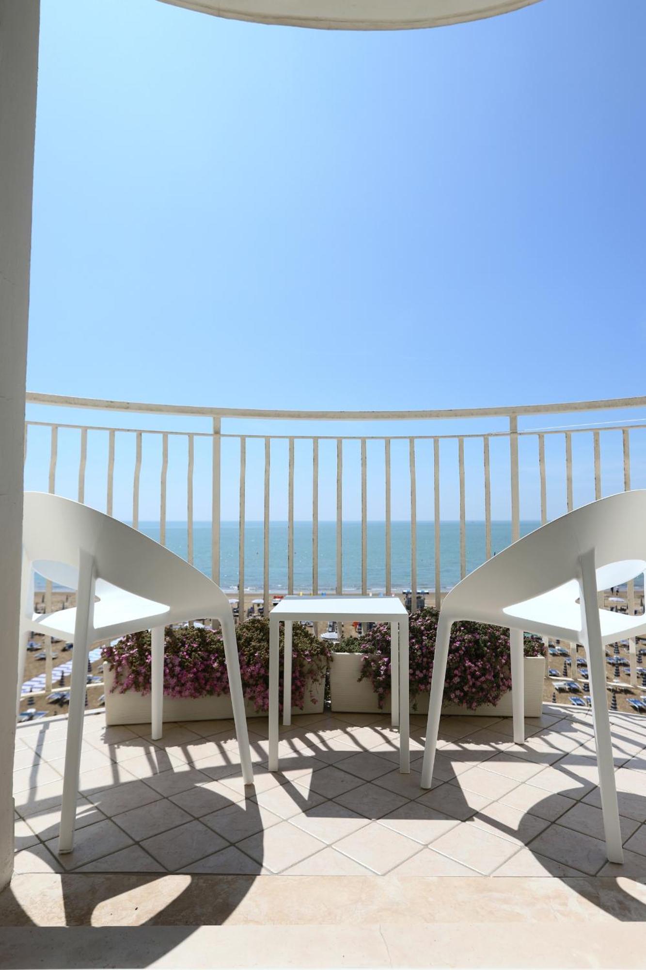 Hotel Concordia Lido di Jesolo Bagian luar foto